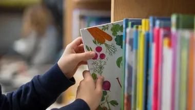 Biblioteka na tropie liter - klasa 3 B odkrywa świat książek