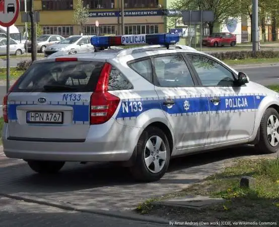Audi w rowie, a za kierownicą ponad 2 promile i trzy zakazy