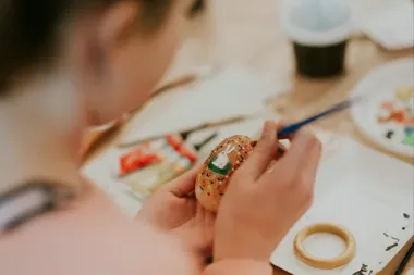 Grafika promocyjna wydarzenia Mama, tata i ja: Solne ozdoby wielkanocne — rodzinne warsztaty w kopalni soli