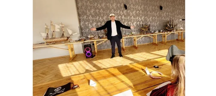 Piraci, serca i solne obrazy - ferie pełne pomysłów w bibliotece w Węgrzcach Wielkich