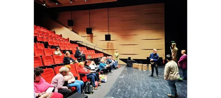 Wspólnota Młodzieży Niepełnosprawnej dopracowuje spektakl krok po kroku