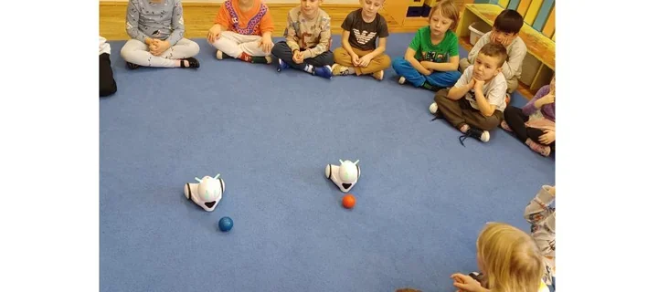 Roboty zawładnęły przedszkolem w Koźmicach Wielkich - śmiech, wyścigi i quiz