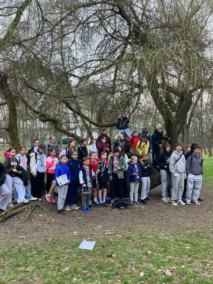 W Parku Mickiewicza nie odpuszczono ani na krok, a szkolna rywalizacja wrzała do mety