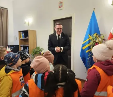 Wielkanocna pisanka rozjaśniła magistrat, a najmłodsi wnieśli świąteczną energię