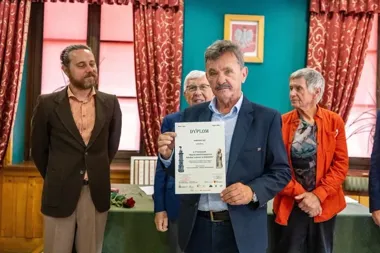 Pierwsza nagroda dla rzeźbiarza z Chorągwicy. Doceniono pamięć o dawnej wsi