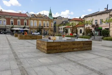 Więcej zieleni na Rynku Górnym. Rozpoczął się pierwszy etap zmian