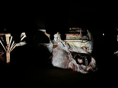 Kierat polski wraca do podziemi - Modena w Wieliczce pokazuje drewnianego giganta