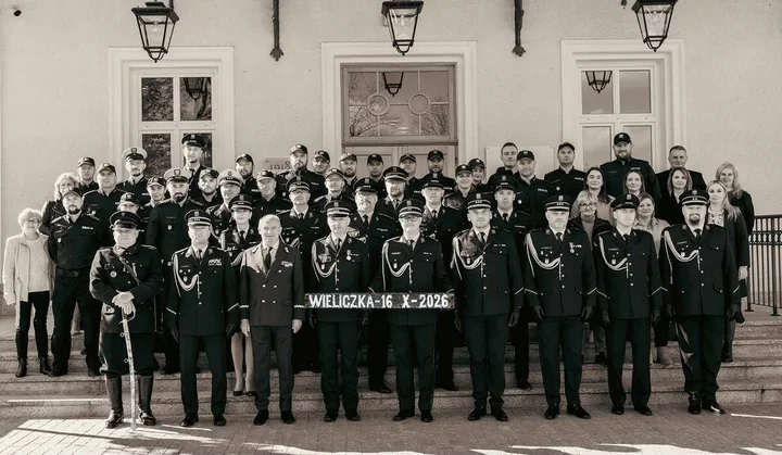 Sto lat później policjanci wrócili przed Kopalnię Soli w Wieliczce