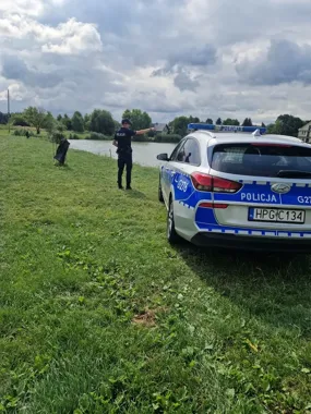 Nie tylko kąpieliska. Policja z Wieliczki kontroluje dzikie miejsca nad wodą