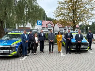 Cztery nowe radiowozy dla Wieliczki. Trafią także do Gdowa i Niepołomic