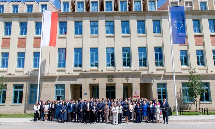 Nowa siedziba sądu i prokuratury w Wieliczce. Minister sprawiedliwości przeciął wstęgę