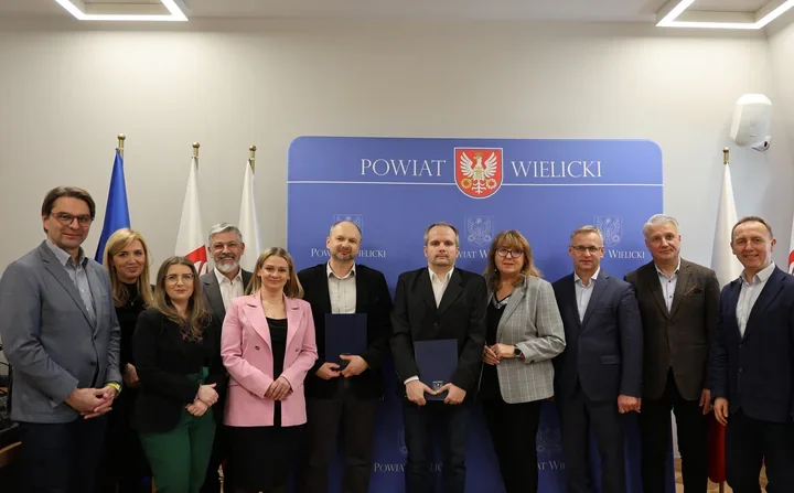 Powiat inwestuje w drogi – dokumentacja dla Mietniowa i Sułkowa ruszyła