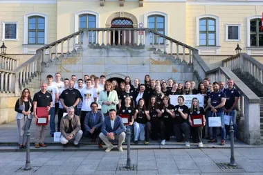 W Wieliczce padły gratulacje dla drużyn, które wspięły się na krajowy poziom